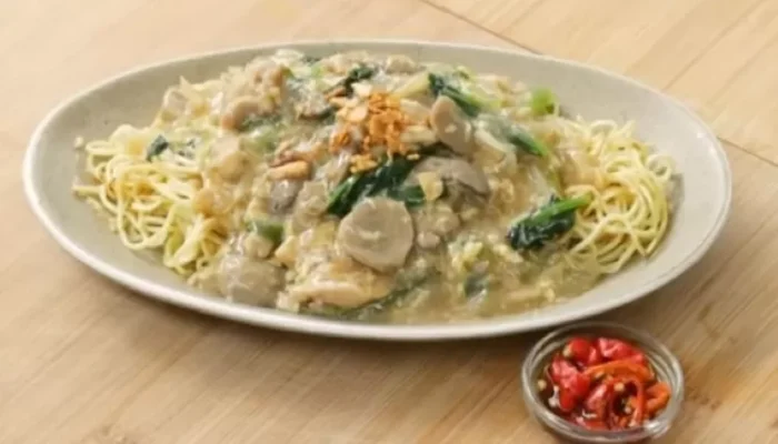 Resep mie siram ayam ala chef Devina Hermawan: Rasanya nikmat, gurih, dan kuahnya kental, mirip di restoran chinese food!