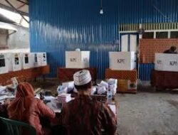 Strategi Partai Politik Dalam Menghadapi Penurunan Tingkat Loyalitas Pemilih Di Indonesia